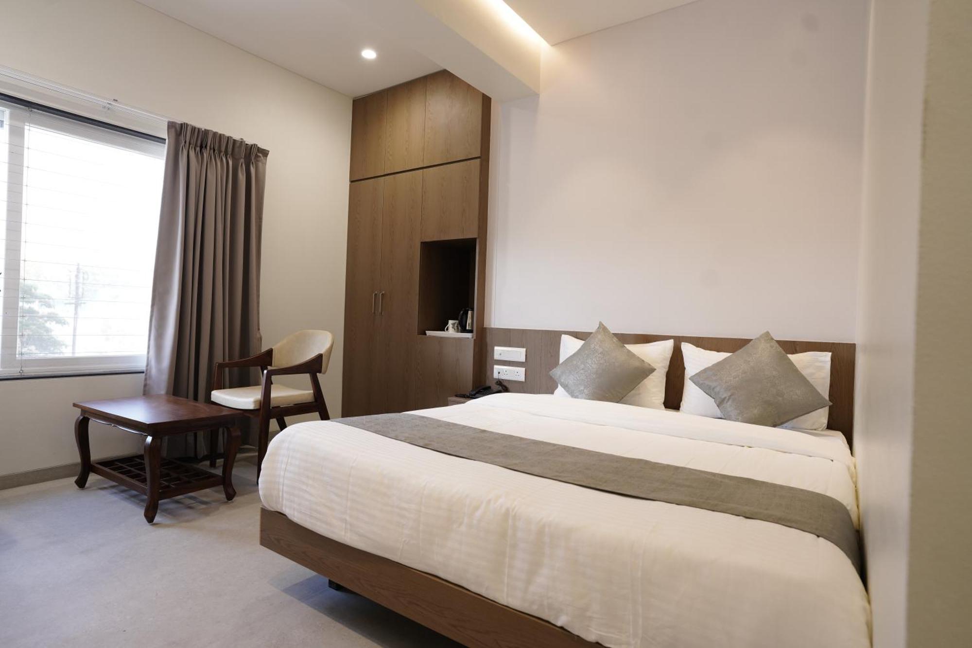 A Square Executive Hotel Aurangabad  Luaran gambar